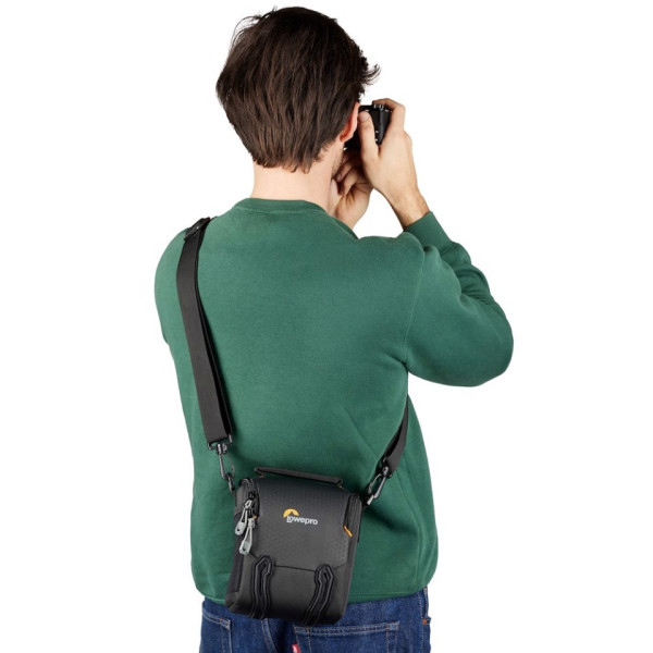 Сумка Lowepro Adventura SH 120 III Black (LP37450-PWW)