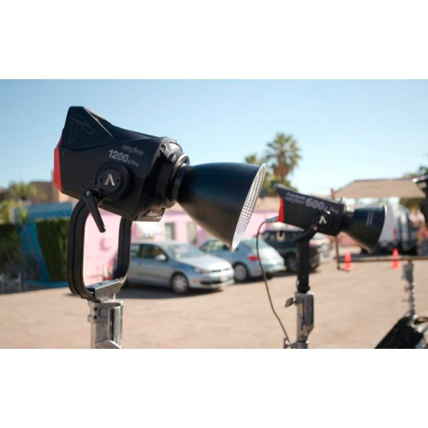 LED прожектор Aputure Light Storm 1200D Pro