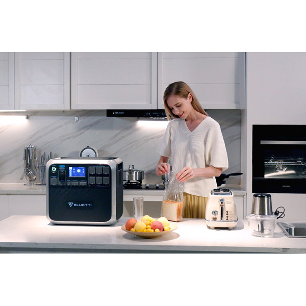 Зарядная станция Bluetti PowerOak AC200P 2000Wh, 555000mAh, 2000W