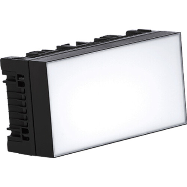 Astera HydraPanel — компактный светодиодный светильник RGBMA