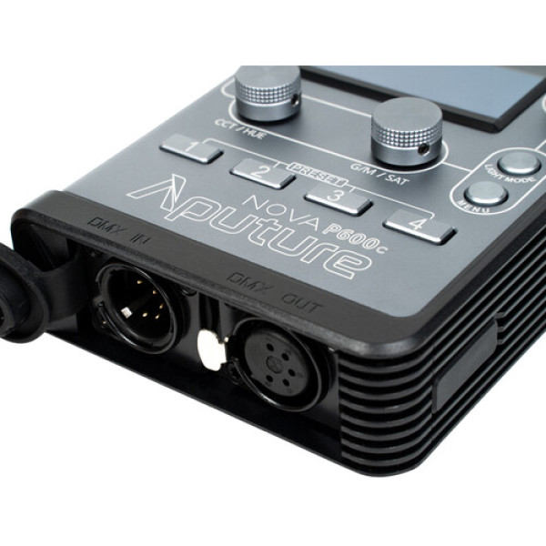 Светодиодная панель Aputure Nova P600c RGBWW с комплектом жесткого корпуса