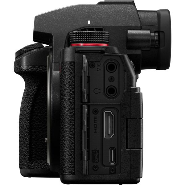 Цифровая фотокамера Panasonic Lumix S DC-S5M2EE Body