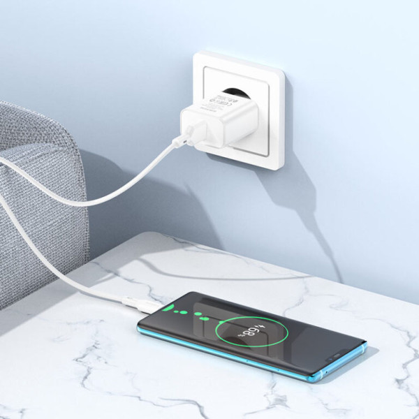 Сетевое зарядное устройство с кабелем BOROFONE BA72A Spring single port QC3.0 charger set (Type-C) 18W White