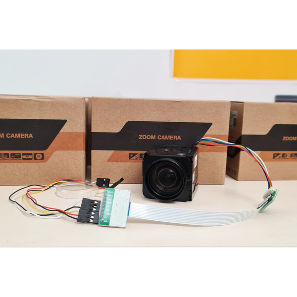 Камера аналогова 116г Foxeer 700TVL CCD 10x зум з PWM керуванням
