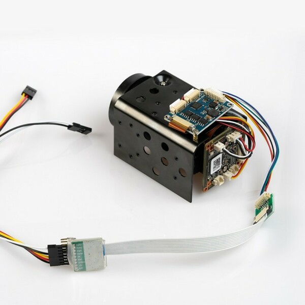 Камера аналогова 163г Foxeer 700TVL CMOS 30x зум з PWM керуванням