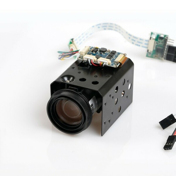 Камера аналогова 163г Foxeer 700TVL CMOS 30x зум з PWM керуванням