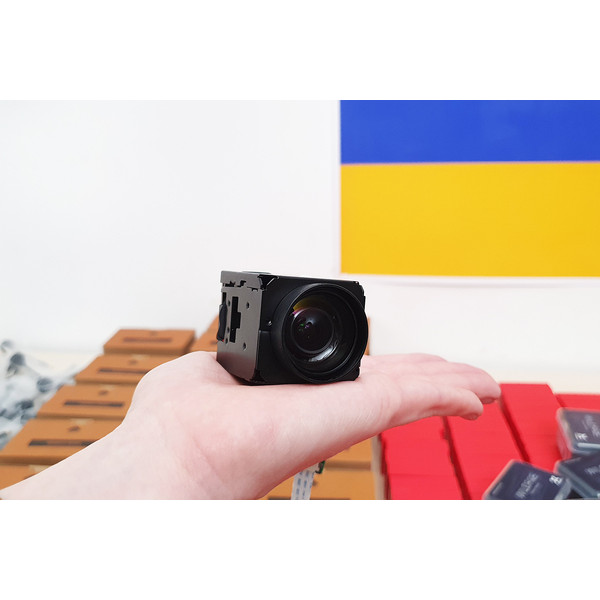 Камера аналогова 163г Foxeer 700TVL CMOS 30x зум з PWM керуванням