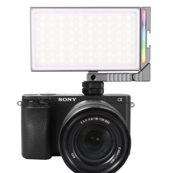 Компактне LED світло Ulanzi VIJIM R70 RGB із вбудованим акумулятором, 2000-8500К (R70)