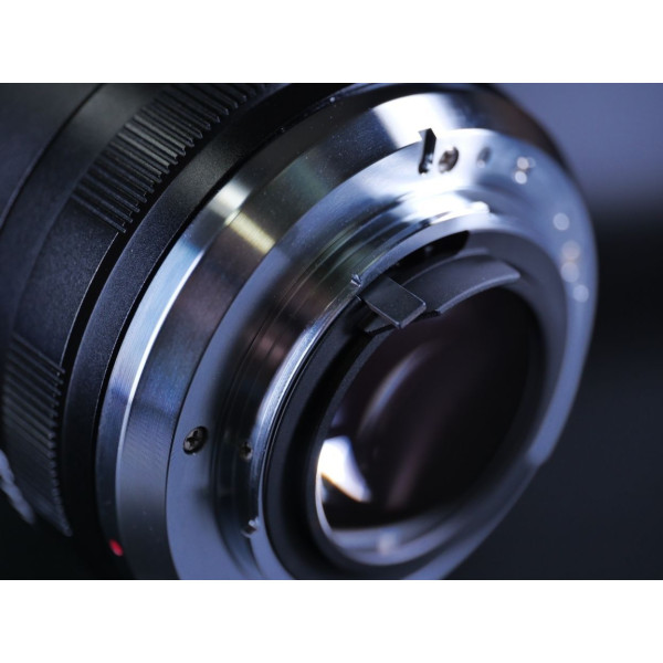 Об'єктив Laowa 100mm f/2.8 2X Ultra Macro APO