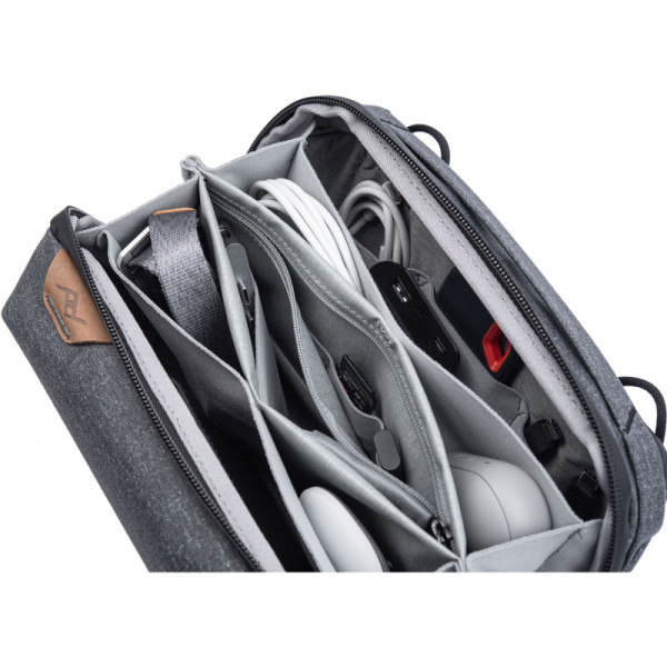 Сумка Peak Design Tech Pouch Charcoal (BTP-CH-2)