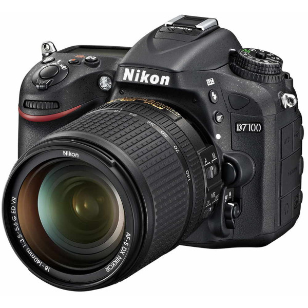 Фотокамера зеркальная Nikon D7100 + 18-140VR