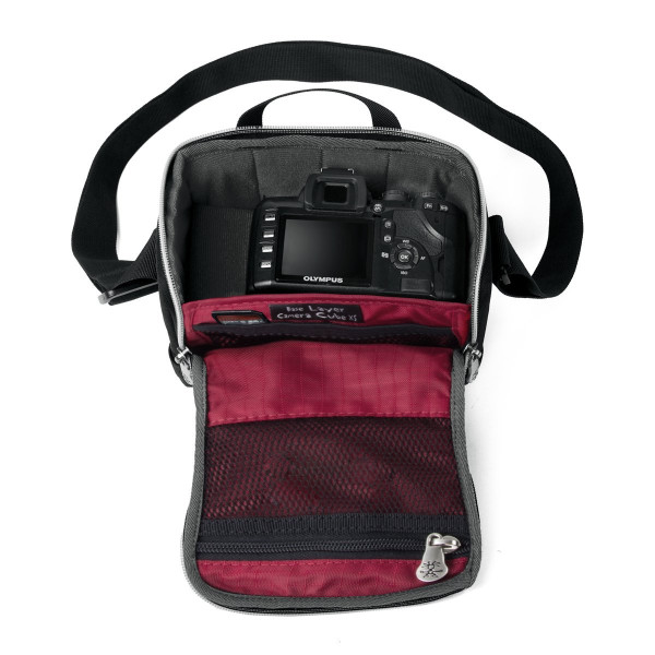 Сумка Crumpler Base Layer Camera Cube M black / rust red