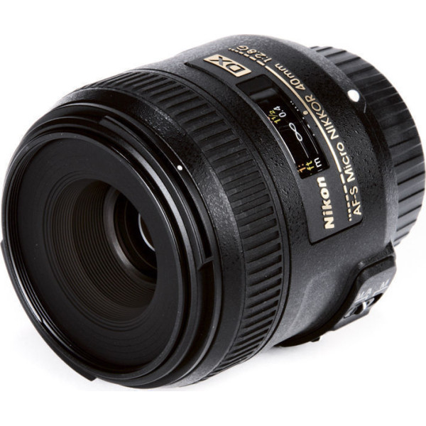 Об'єктив Nikon 40mm f/2.8G ED AF-S DX Micro Nikkor
