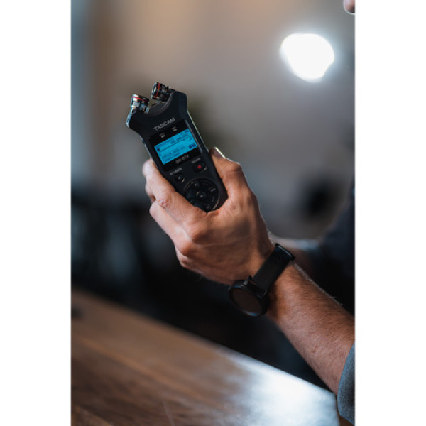 Цифровой диктофон TASCAM DR-07X