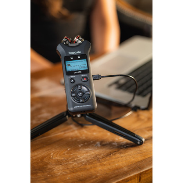 Цифровой диктофон TASCAM DR-07X