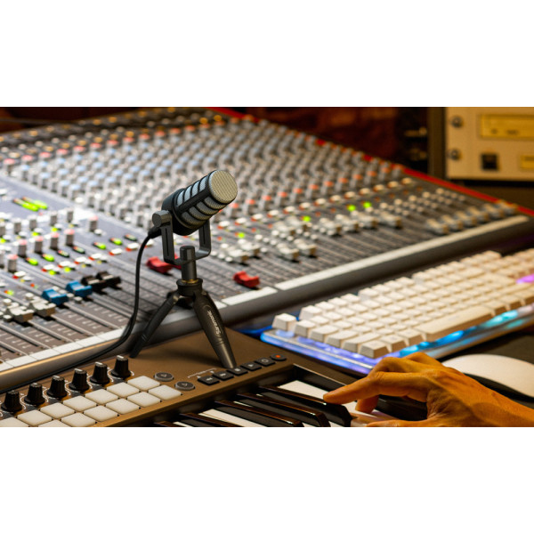 Микрофон Saramonic SR-BV1 Dynamic Broadcasting Microphone (SR-BV1)