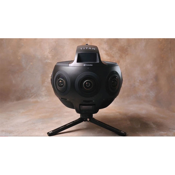 Панорамная камера Insta360 Titan