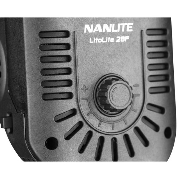 Постійне світло Nanlite LitoLite 28F LED Fresnel Light