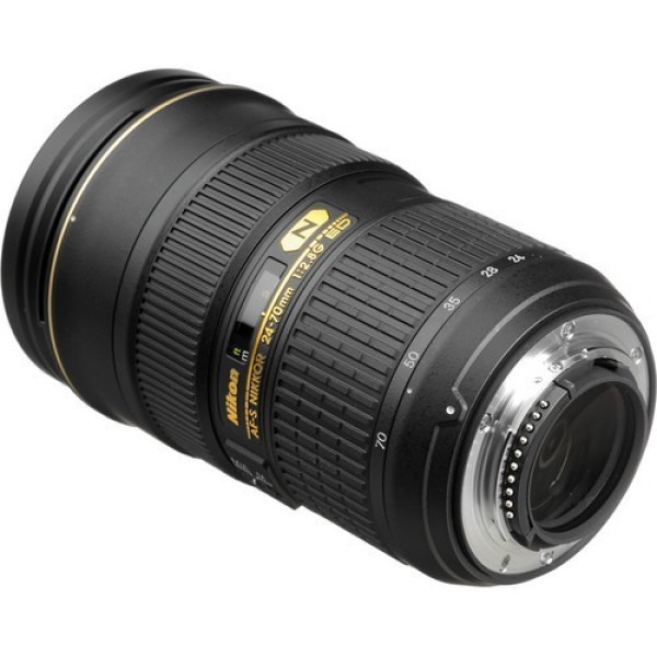 Об'єктив Nikon 24-70mm f/2.8G ED AF-S