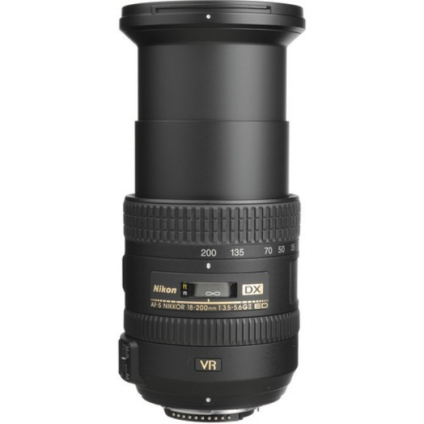 Объектив Nikon 18-200mm f3.5-5.6G AF-S DX ED VR II