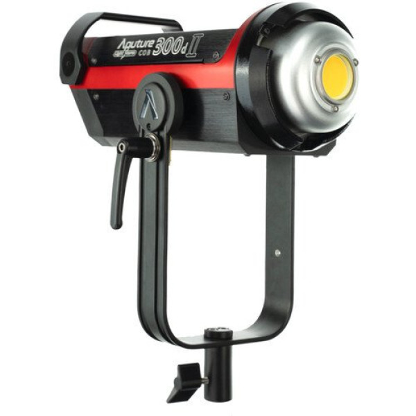 LED прожектор Aputure Light Storm LS C300d II (V-mount)