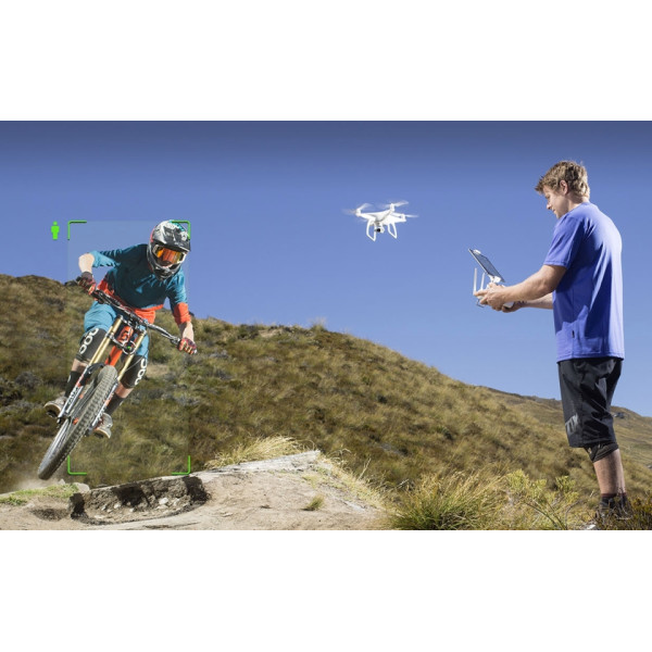 Квадрокоптер DJI Phantom 4