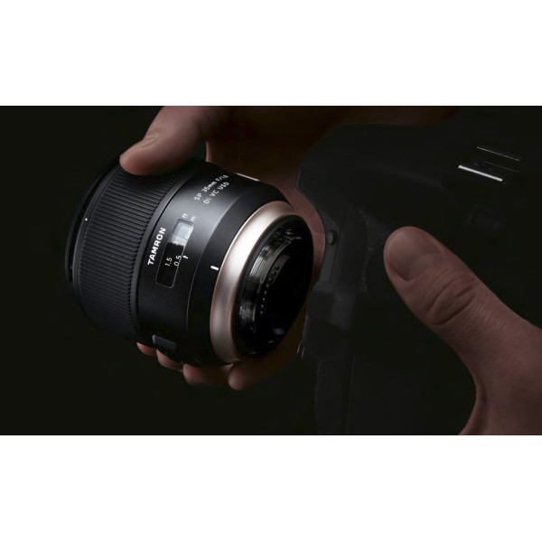 Об'єктив Tamron SP 35mm F/1.8 Di VC USD для Nikon