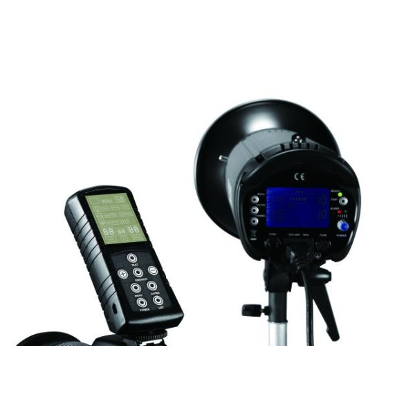 Спалах Falcon TF-600L LCD (600Дж)